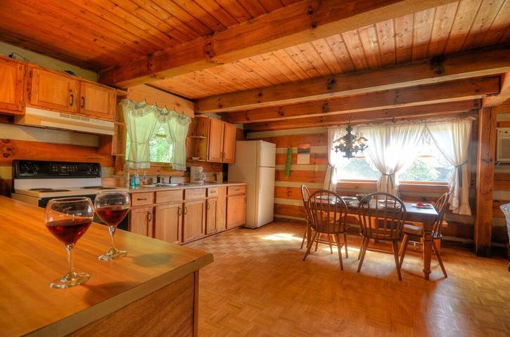 Vacation house for 16 people in Fontana Lake