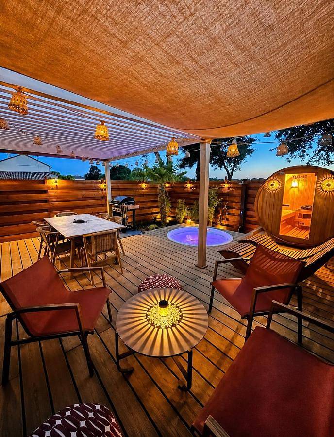 Location de vacances pour 6 personnes, avec Jacuzzi et Terrasse ainsi que Jardin et Sauna à Lamothe-Capdeville