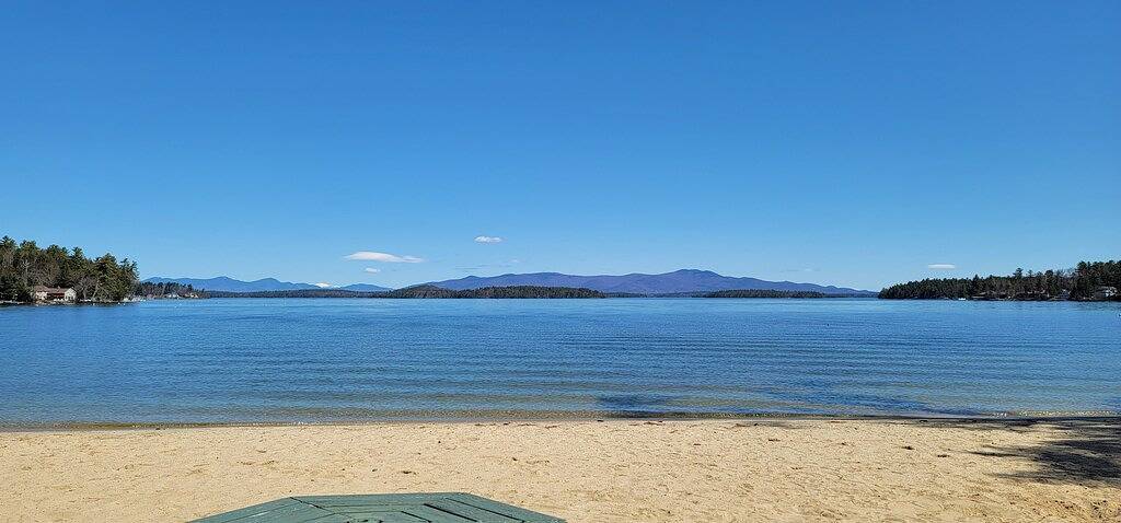 Ganze Wohnung, 1 Bedroom Lake Winnipesaukee Condo in Gilford, Lake Winnipesaukee