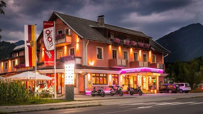 Ferienwohnung für 2 Personen, mit Sauna und Balkon sowie Ausblick und Pool in Kötschach-Mauthen
