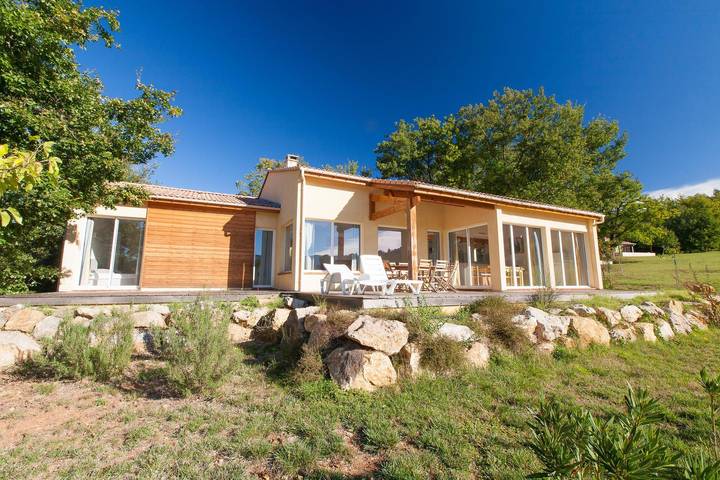 Maison de vacances pour 7 personnes, avec Terrasse ainsi que Jardin et Piscine