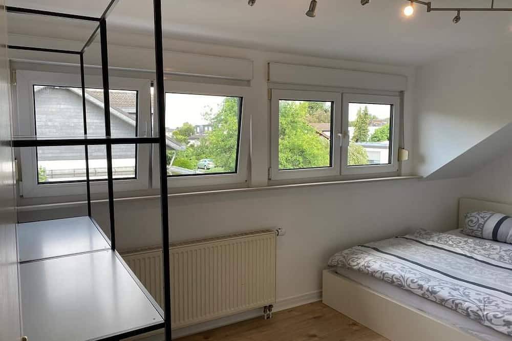 Ganze Wohnung, Schicke kinderfreundliche Wohnung in Köln Pulheim mit Balkon, Grill, Spielplatz in Pulheim, Rhein-Erft-Kreis