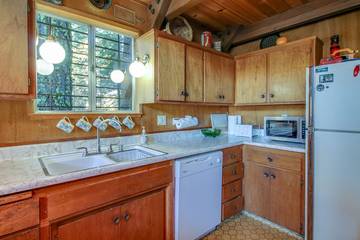 Log Cabin for 8 Guests in Donner Lake, Nevada County, Picture 4