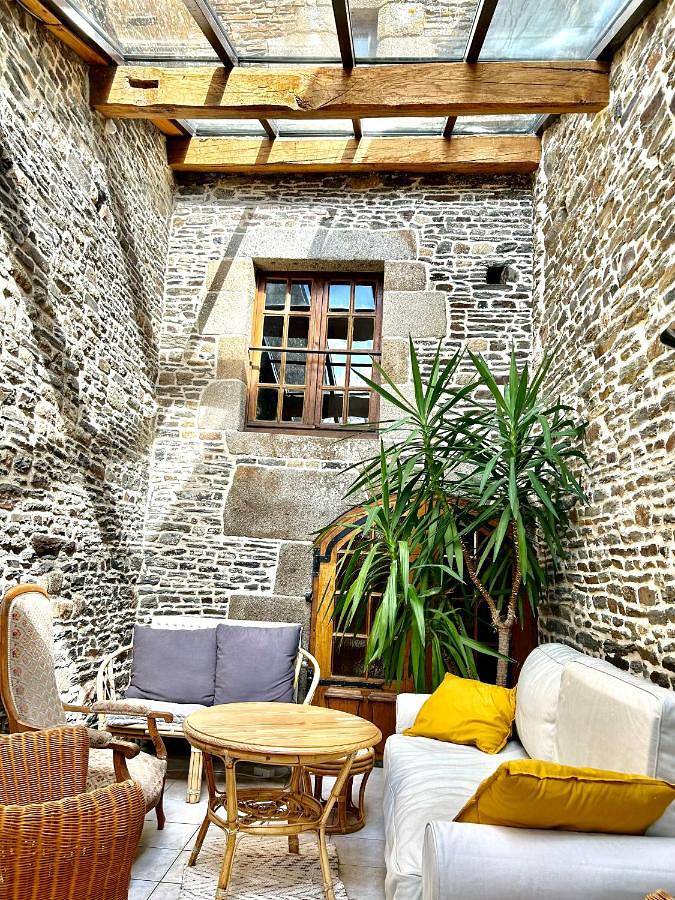 Location de vacances pour 9 personnes, avec Terrasse ainsi que Jardin et Vue à Tirepied