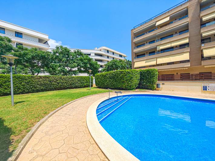 Appartement de vacances pour 4 personnes, avec jardin et terrasse à Cambrils