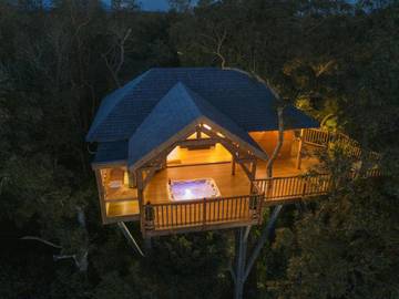 Gîte pour 2 personnes, avec sauna ainsi que terrasse et vue à Alzonne