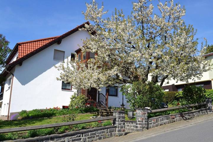 Ferienwohnung für 3 Personen, mit Balkon und Ausblick in Modautal