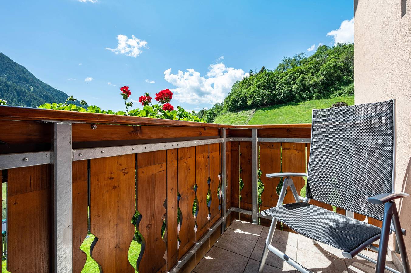 Ganzes Studio, Einzimmerapartment "Talblick 2" mit Bergblick, Garten und Wlan in Sankt Peter Tal, Lajen