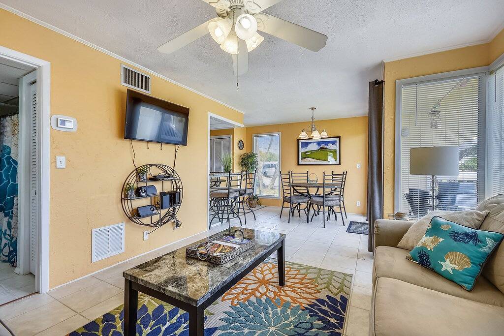 Ganze Wohnung, Spc 1001 is Pet Friendly 1 Br close to the pool at Sandpiper Cove in Destin, Emerald Coast