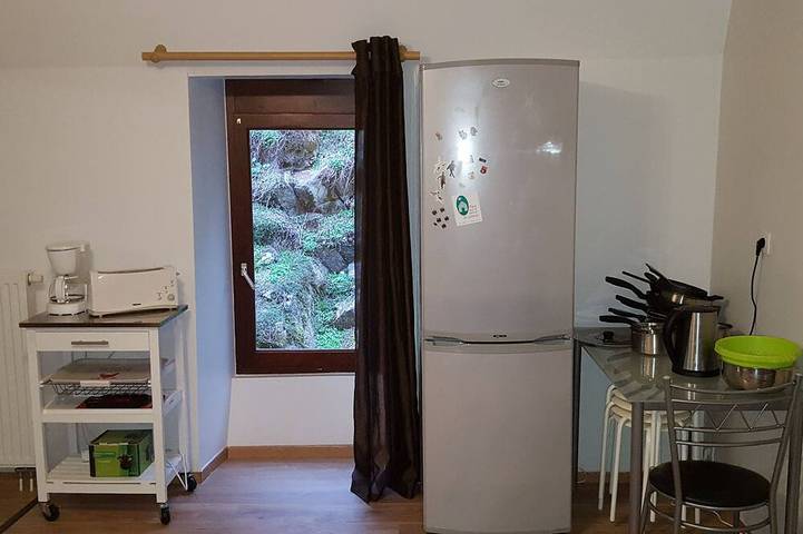 Gîte pour 13 personnes, avec jardin à Rochefort-Montagne - 3