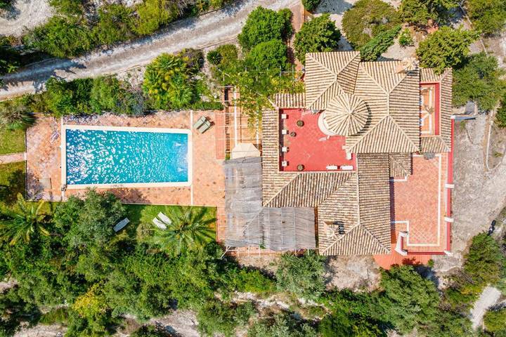 Location de vacances pour 16 personnes, avec piscine ainsi que jardin et vue à Baena - 4