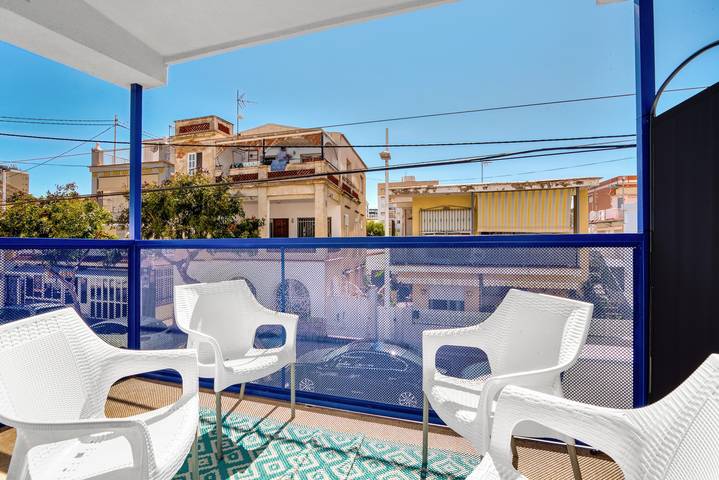 Apartamento entero, Apartamento vacacional "Soleole5" con terraza compartida, aire acondicionado y Wi-Fi in Platja Nord de Gandia (Gandia), Playa de Gandía