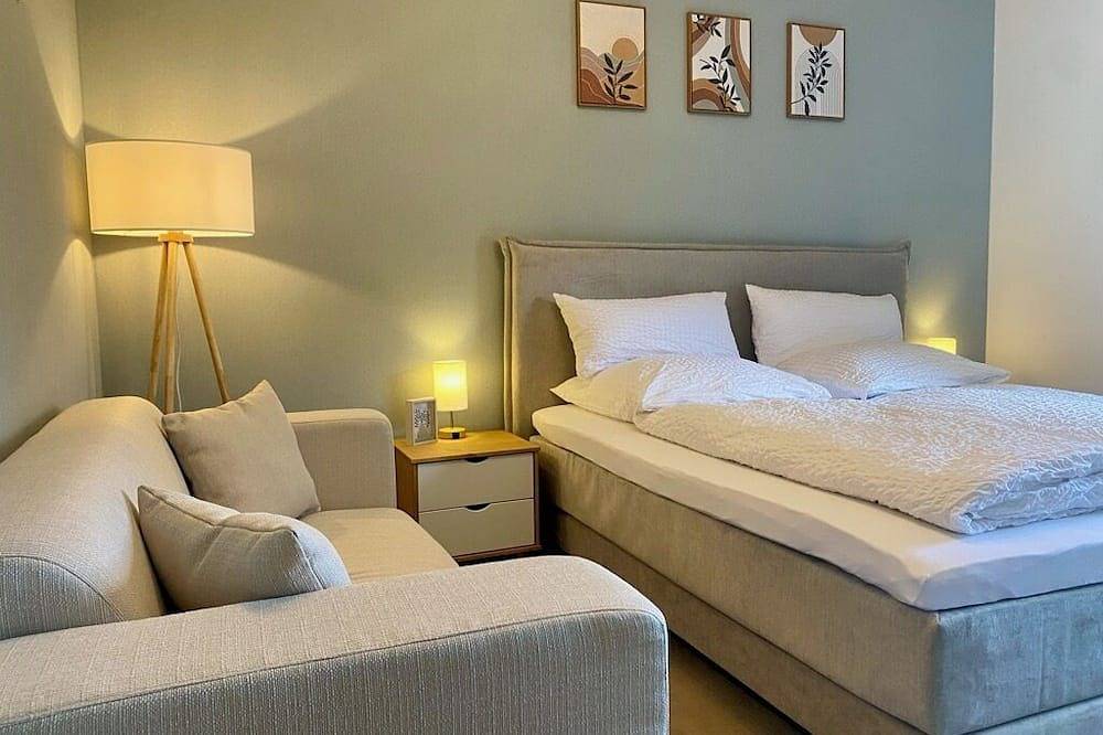 Ganze Wohnung, Weiher Apartment mit Terrasse & Parkplatz in Kulmbach, Oberes Maintal - Coburger Land