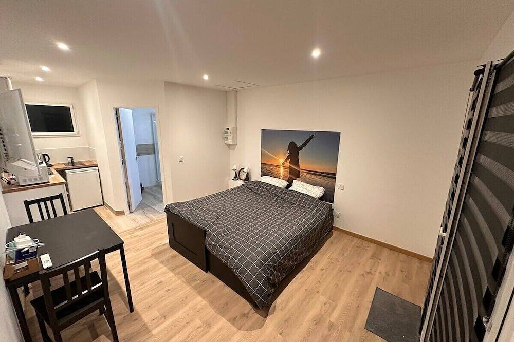 Entire apartment, Ancrage New Studio Garden Floor in Plouédern, Brest region