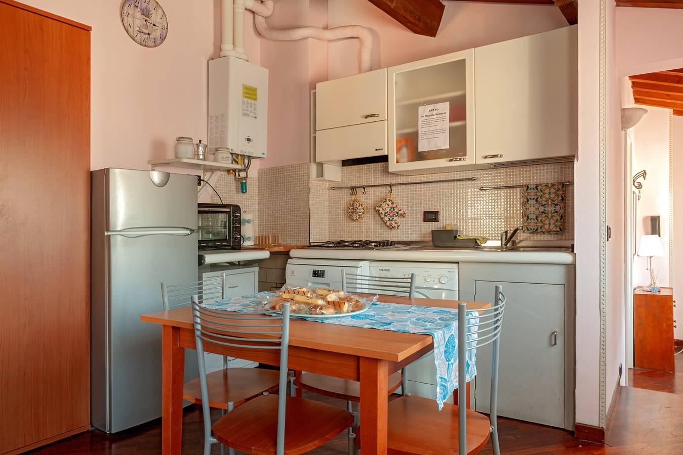 Appartamento intero, Appartamento 'La Piccola Venezia' con Wi-Fi in Livorno, Costa degli Etruschi