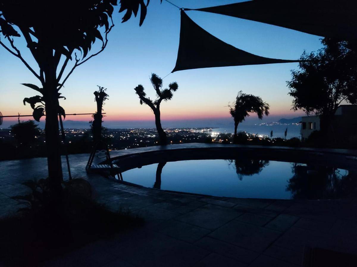 Geheel appartement, Yiorgos, amazing sunset view house in Kos Stad, Kos