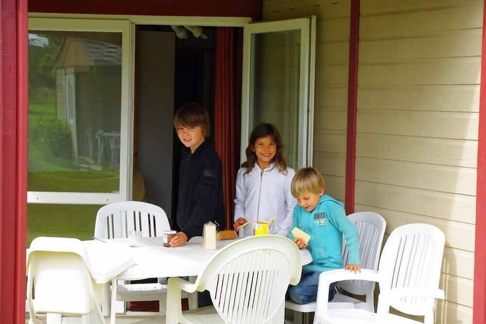 Chalet 2-5 Pers. im Holiday Village in Pleumeur-Bodou, Rosa Granitküste