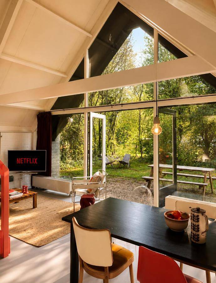 Vakantiehuis voor 5 personen, with Terras and Tuin as well as Zwembad in Posterholt