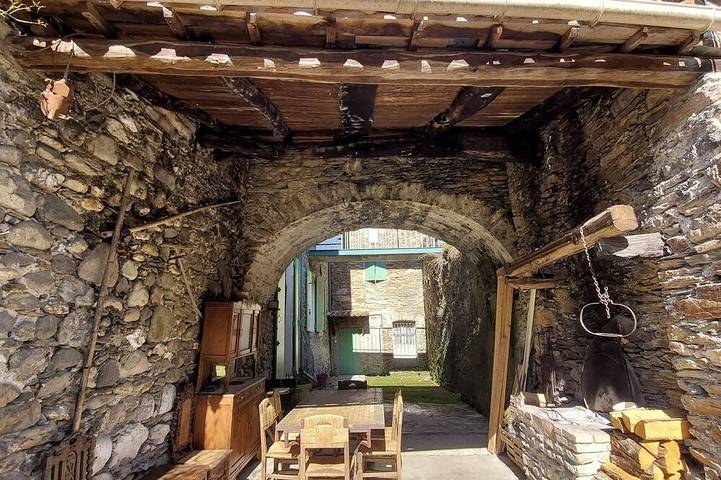 Gîte pour 6 personnes, avec terrasse et jardin, animaux acceptés à Saint-André-de-Valborgne