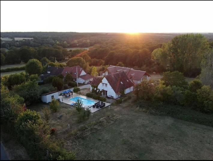 Maison de campagne pour 40 personnes, avec jardin ainsi que terrasse et piscine - 1