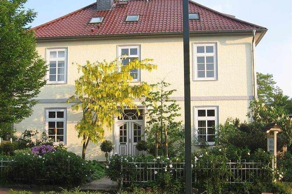 Ganze Wohnung, Ferienwohnung 2 - Altes Schulhaus in Bad Schwartau, Ostholstein