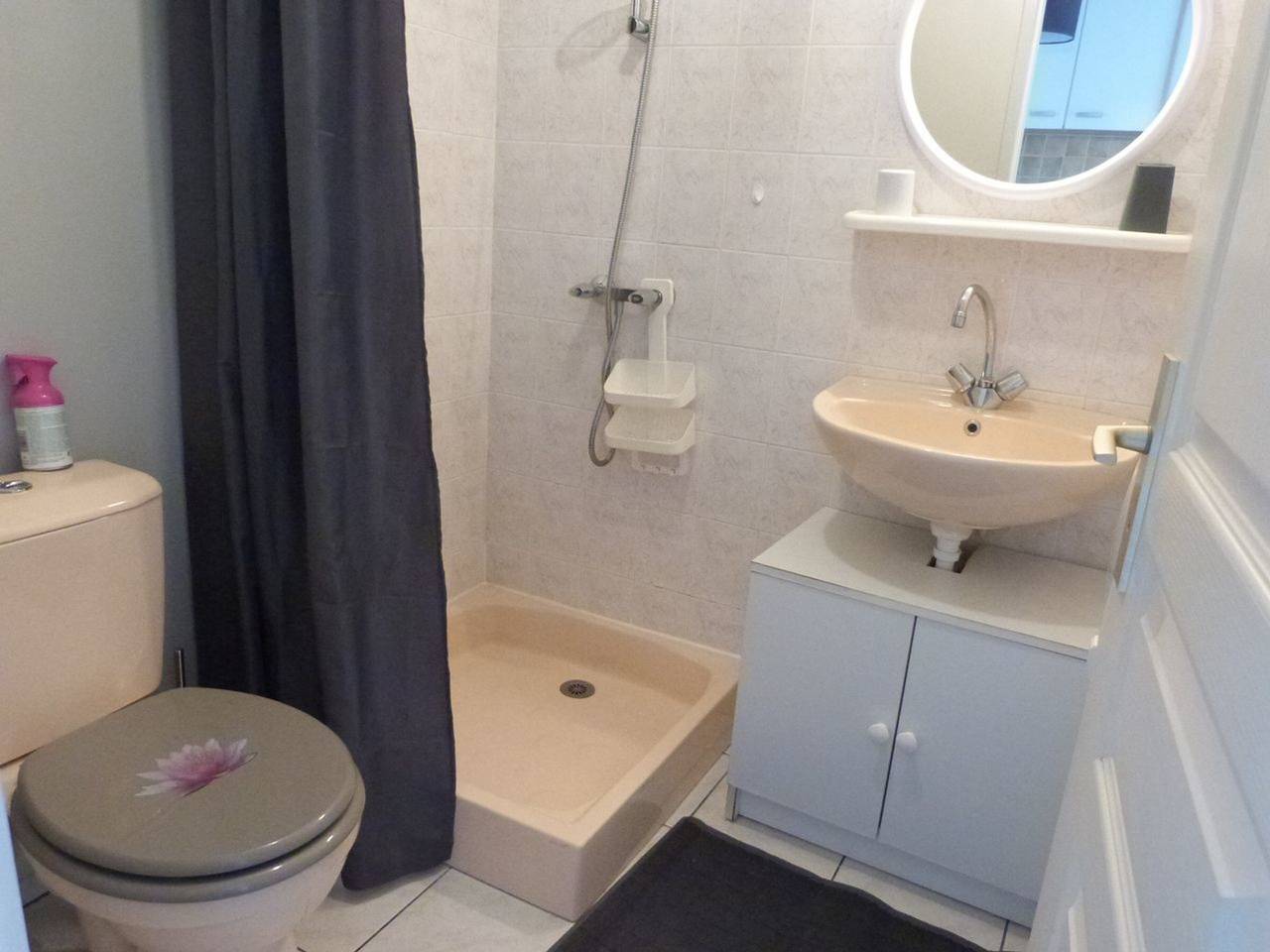 Appartement entier, Appartement cosy à 100m de la plage avec cour privée et parking à La Tranche-sur-Mer in La Tranche-sur-Mer, Vendée