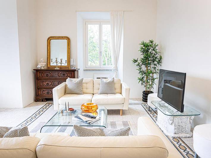 Appartement de vacances pour 4 personnes, avec Balcon et Terrasse ainsi que Vue sur le lac et Vue à Marino