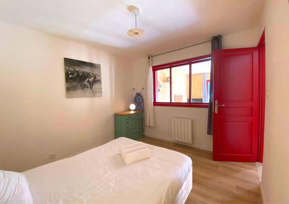 Appartement entier, One-Bedroom Apartment in Marsanne, Région de nyons
