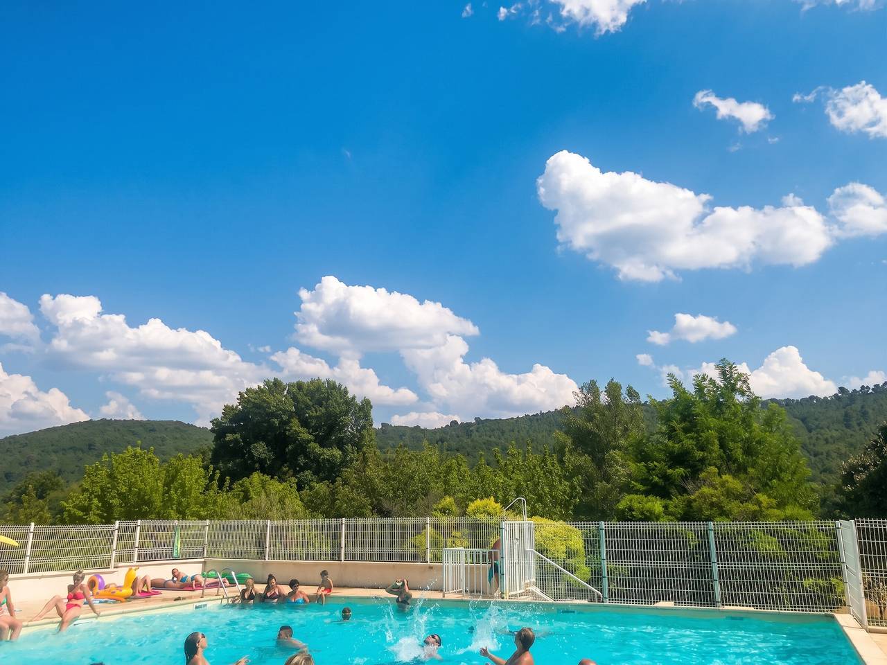 Maison charmante à Saint-Martin-de-Brômes avec piscine partagée in Saint-Martin-de-Brômes, Alpes-de-Haute-Provence