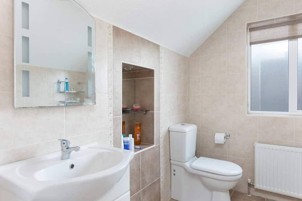 Fairways 20 (10 min walk to Lahinch beach), Short walk to Lahinch, with great views! in Lahinch, County Clare