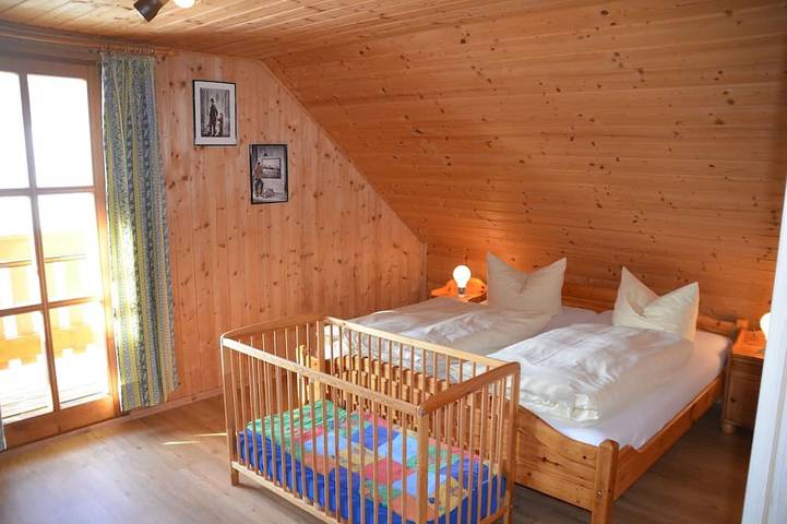 Ganze Wohnung, 110qm großes, freistehendes Holzhaus mit 3 Schlafräumen in Neunburg vorm Wald, Naturpark Oberpfälzer Wald
