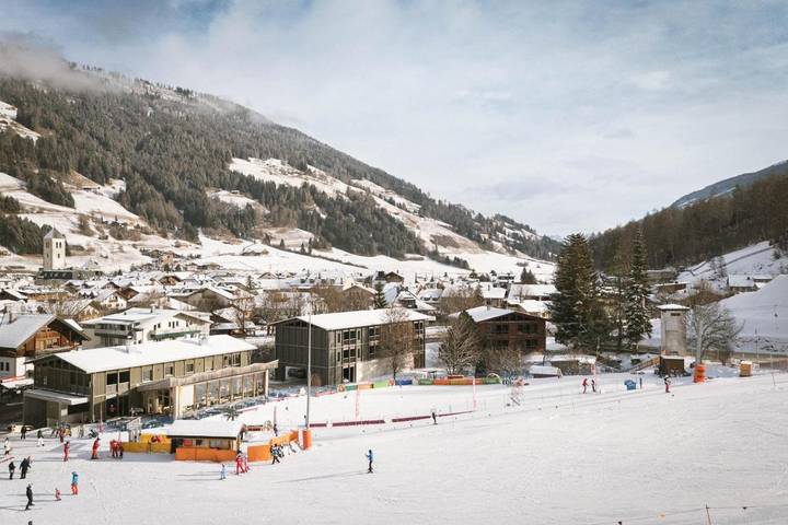Aparthotel para 6 personas, con vistas además de sauna y jardín - 1