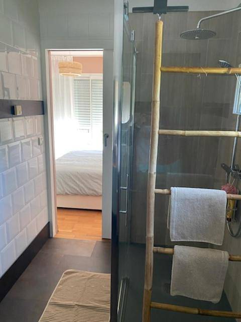 Double Room with Private Bathroom in Hautot-sur-Mer, Région de Dieppe