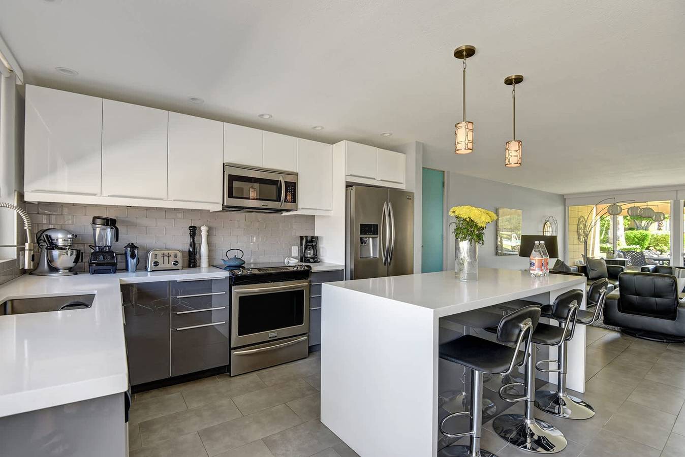 Apartamento entero, Modern Krisel Retreat with Mountain Views   Pool A in Palm Desert, Coachella Valley