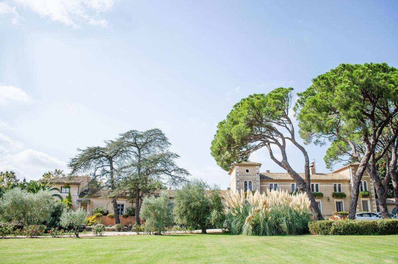 Superior Double or Twin Room in Saint-Gilles, Région de Nîmes