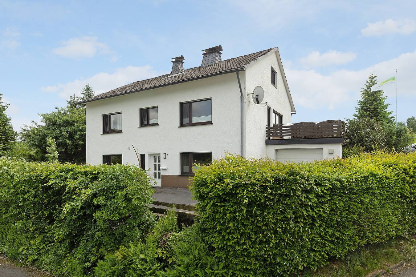 Entire apartment, Apartment 'Dorlar' with Private Terrace, Garden, and Wi-Fi in Dorlar, Schmallenberg
