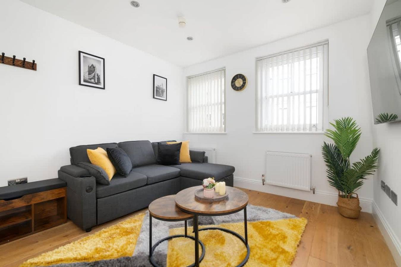 Entire apartment, Stylish Brick Lane Apartment with Balcony Sleeps 4 in Bethnal Green, London