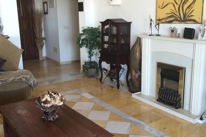 Detached Villa, Very Comfortable With A Home From Home  Experience in Montaña Roja, Yaiza