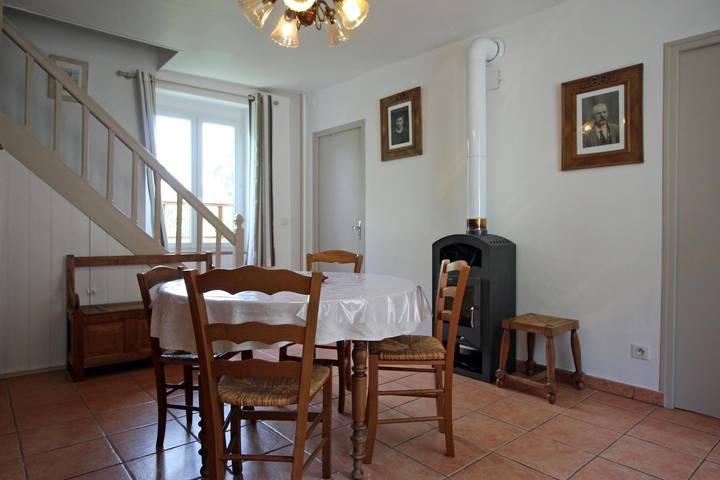 Gîte pour 6 personnes, avec jardin à Nedde - 4