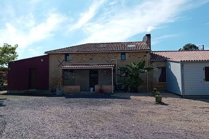 Location de vacances pour 6 personnes, avec jardin, animaux acceptés