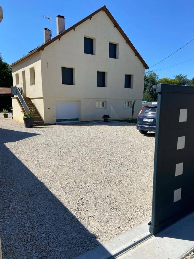 Appartement entier, One-Bedroom Apartment in Venouse, Région d'Auxerre