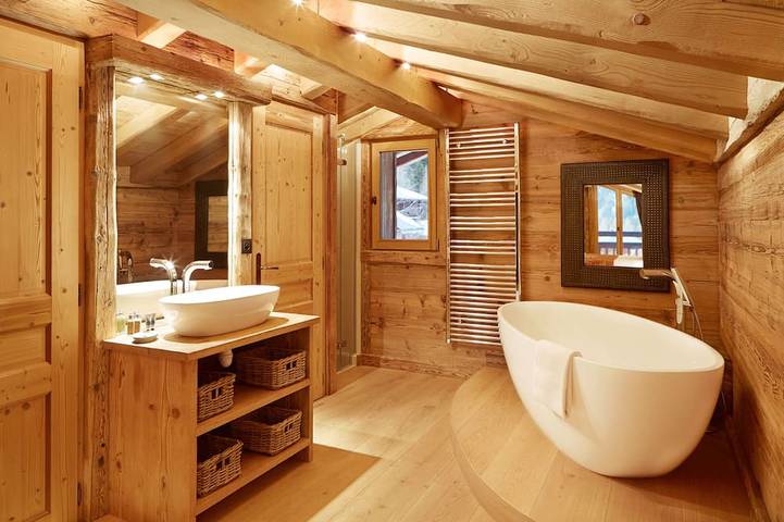 Chalet pour 16 personnes, avec Balcon et Jacuzzi ainsi que Jardin et Sauna