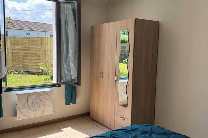 Appartement entier, Chez Sylviane apt Rez-de-Chaussée 200 m de la mer in Luc-sur-Mer, Région de Caen
