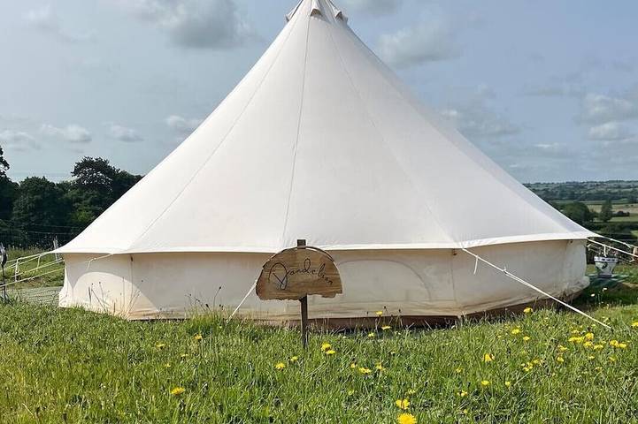 Camping for 3 people, with pets in Northamptonshire