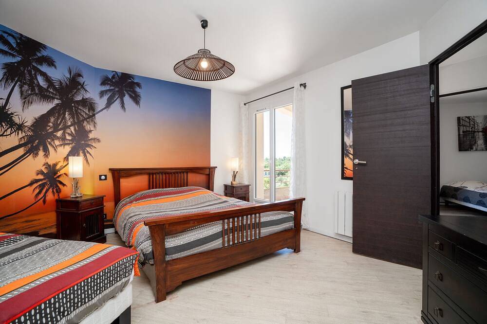 Luxury 3* property with swimming pool between Nîmes & Montpellier, up to 30 people. in Sommières, Nimes region