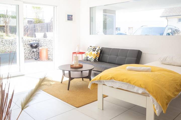 Ferienwohnung für 5 Personen, mit Terrasse und Garten sowie Ausblick in Murten