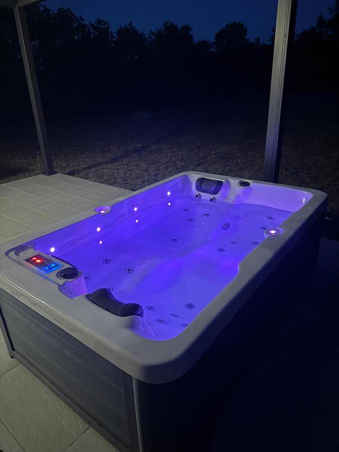 Location de vacances pour 3 personnes, avec Jacuzzi et Terrasse ainsi que Jardin et Vue à Saint-Amans-du-Pech - 4