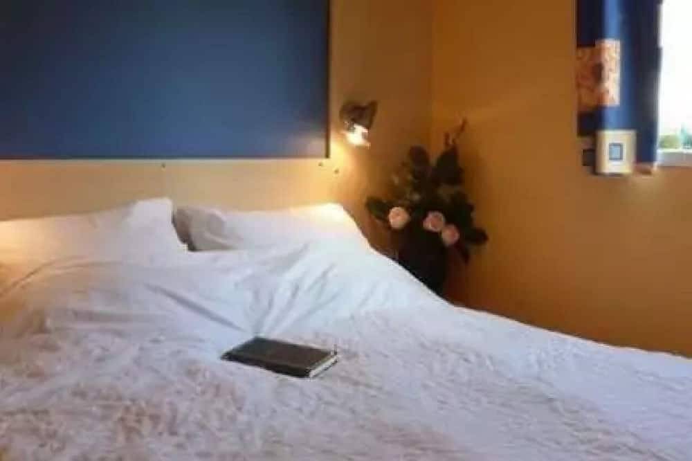 Camping 3 étoiles - Parc aquatique - eeeaad in Saint-Honoré-les-Bains, Morvan Regional Nature Park