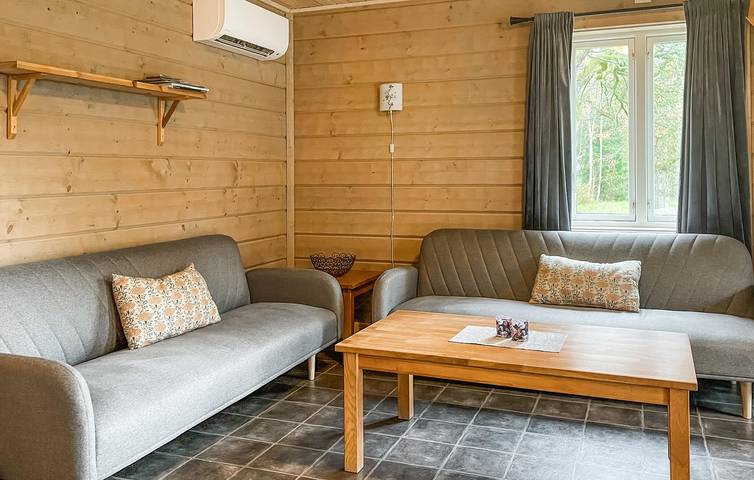 Hus för 8 Personer med trädgård in Halland