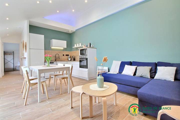 Gîte pour 4 personnes, avec piscine ainsi que terrasse et jardin, animaux acceptés à Theix - 4